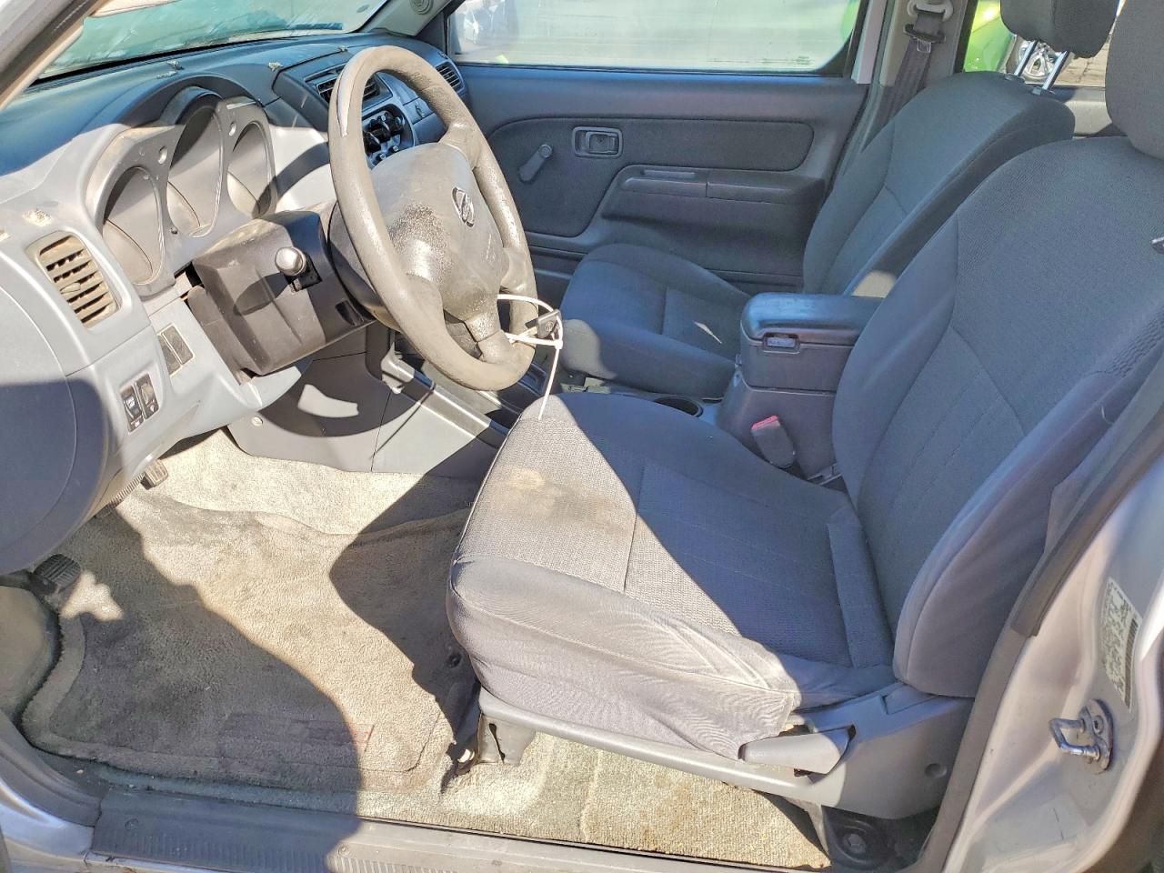 2002 Niss Frontier Crew Cab XE