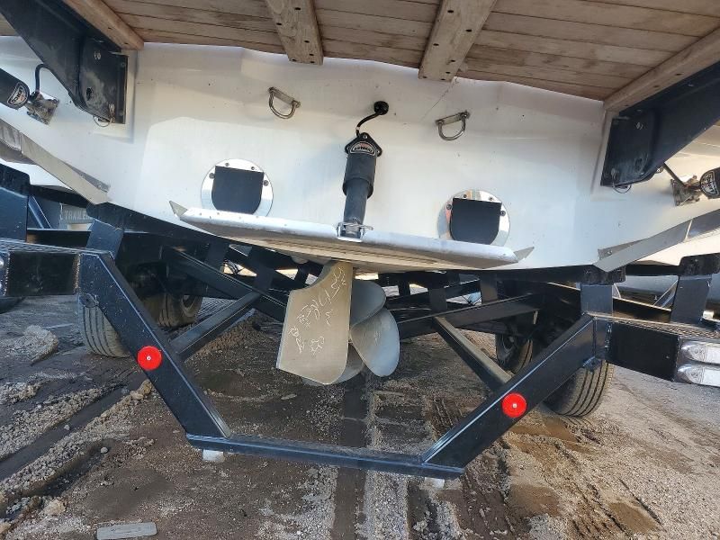 2019 Mastercraft XT22-Inboard Engine