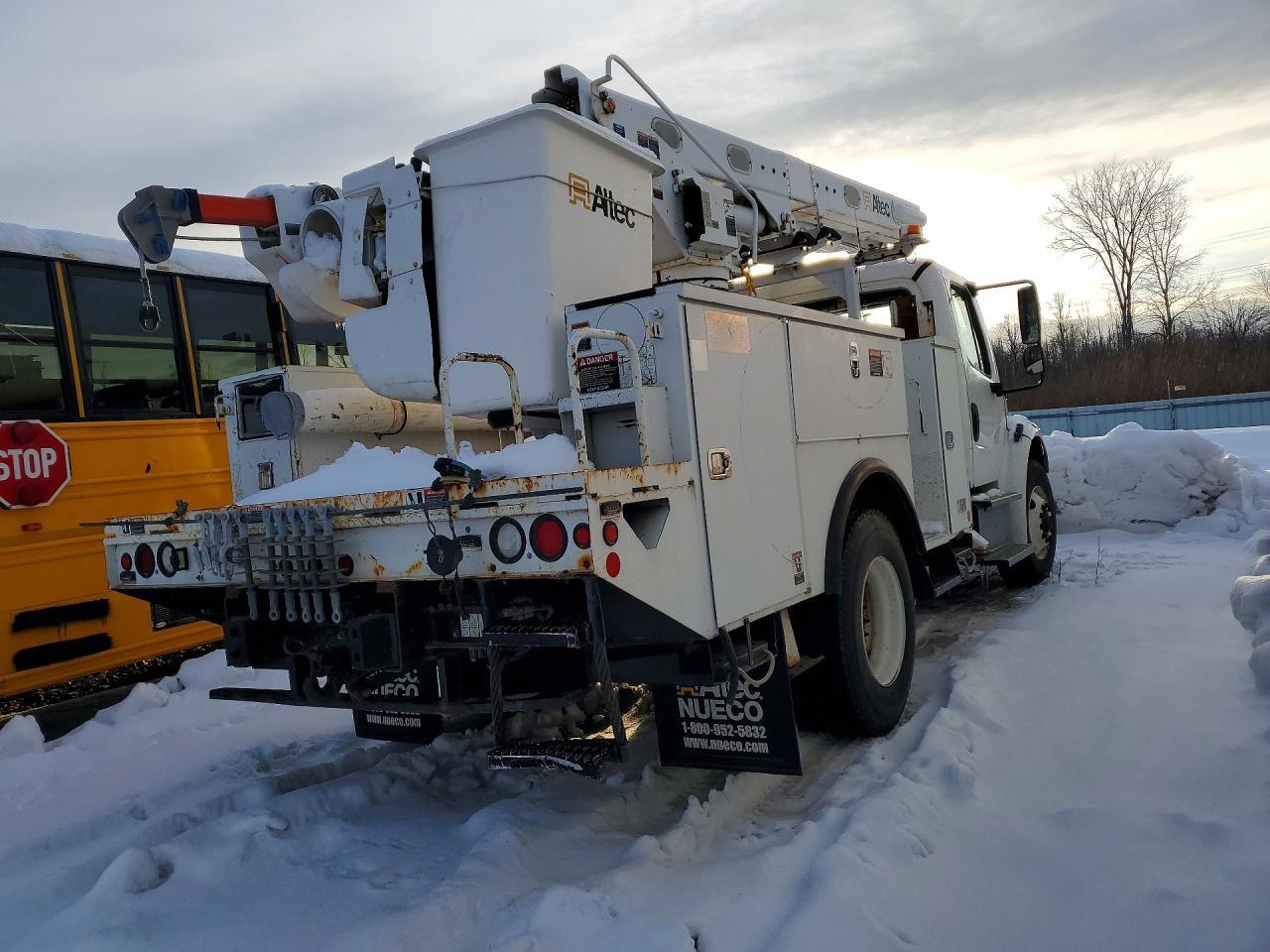 2015 Freigliner 2015 Freightliner Business Class M2 Bucket Truck