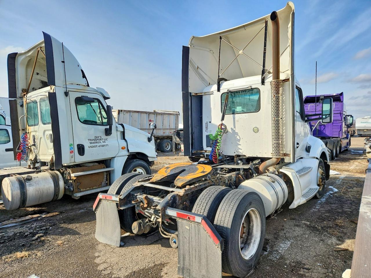 2014 Kenworth T680 Semi Truck