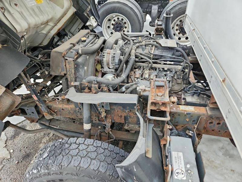 2015 Isuzu NPR HD BOX Truck