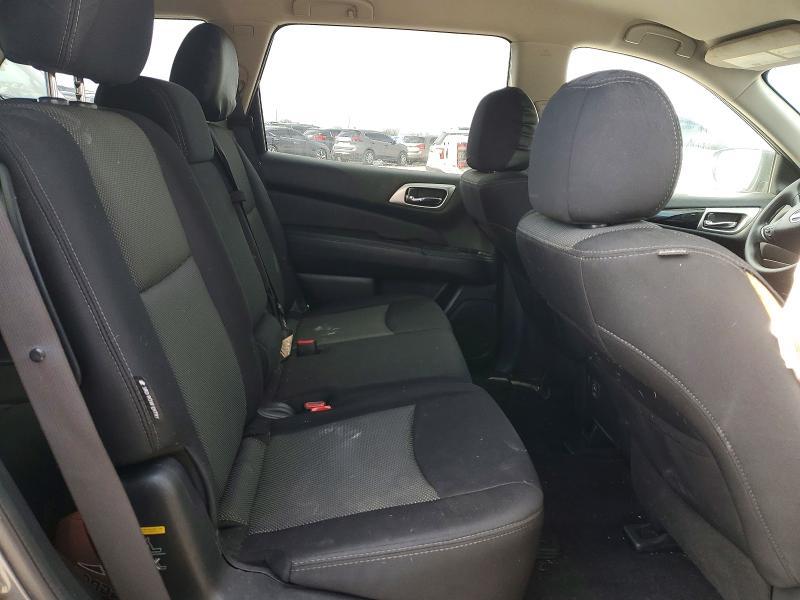 2018 Nissan Pathfinder s