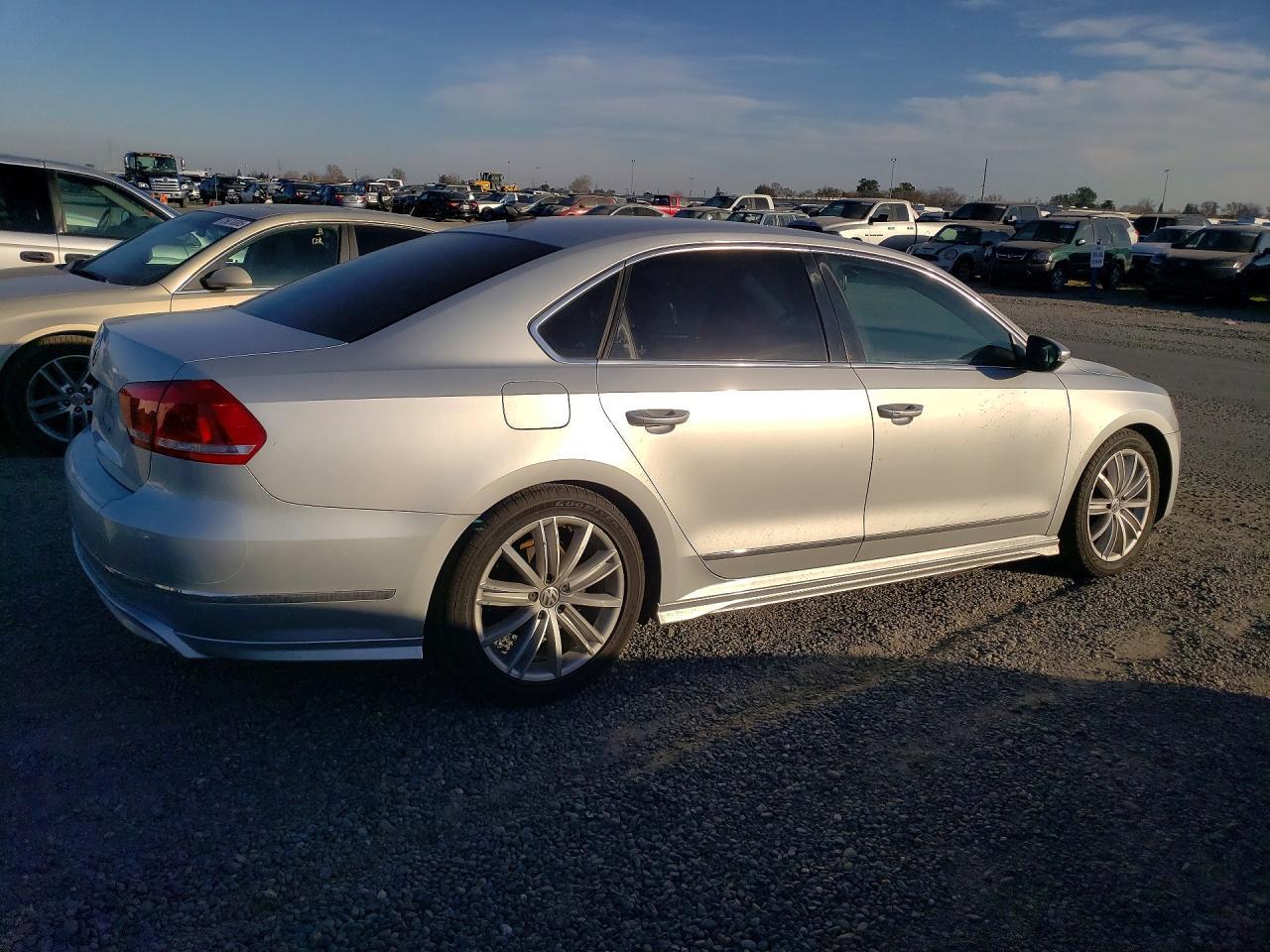 2012 Volkswagen Passat sel