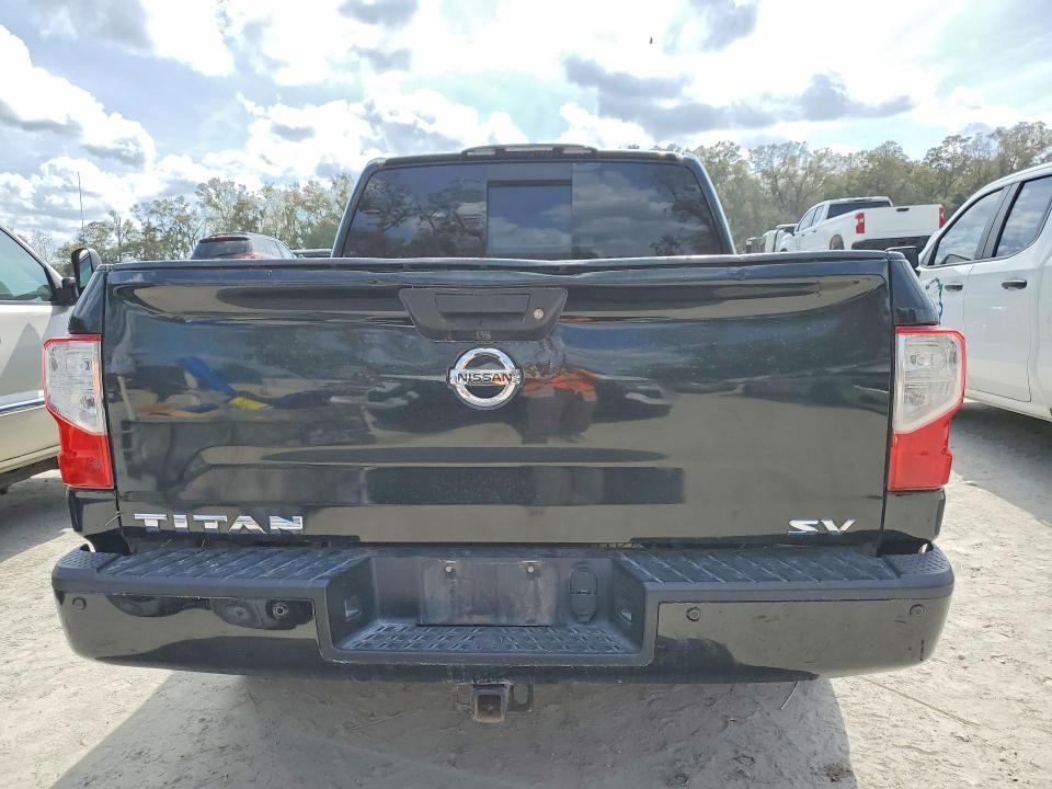 2017 Nissan Titan sv