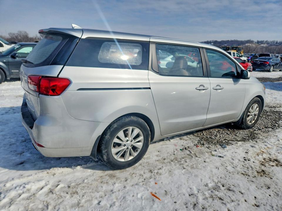 2016 KIA Sedona l