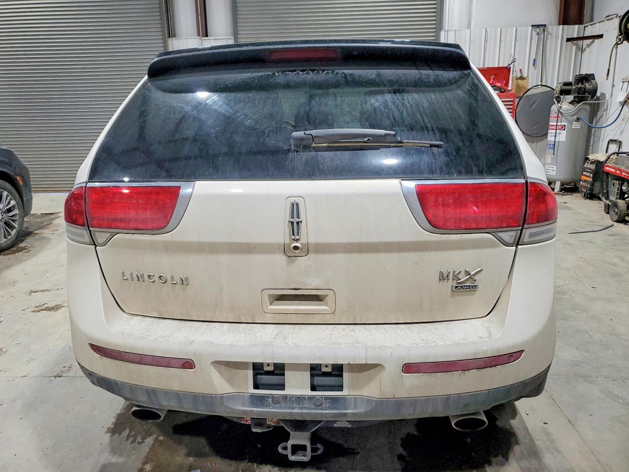 2013 Lincoln Townhouse MKX