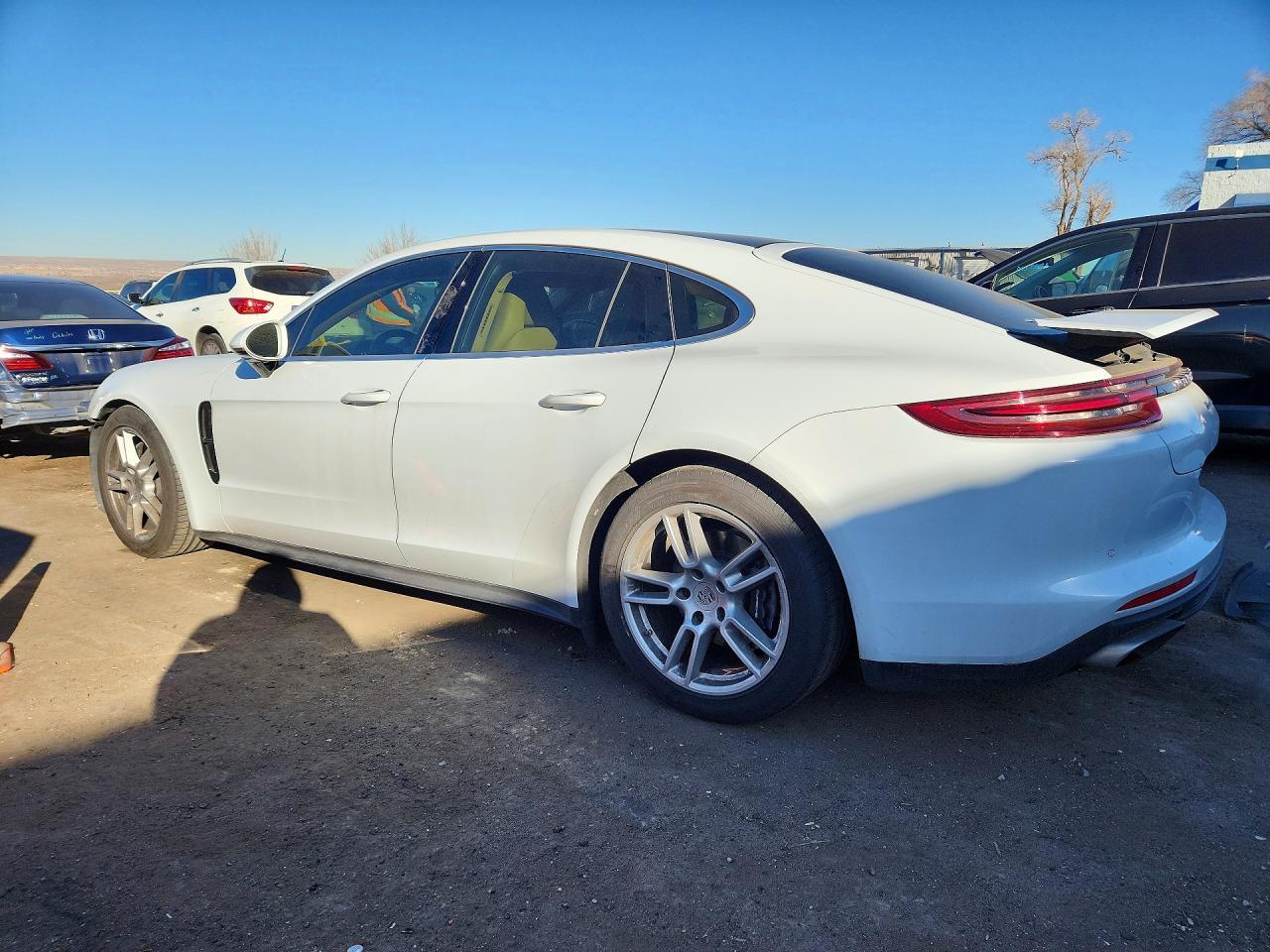 2017 Porsche Panamera 2