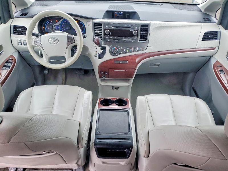 2013 Toyota Sienna xle