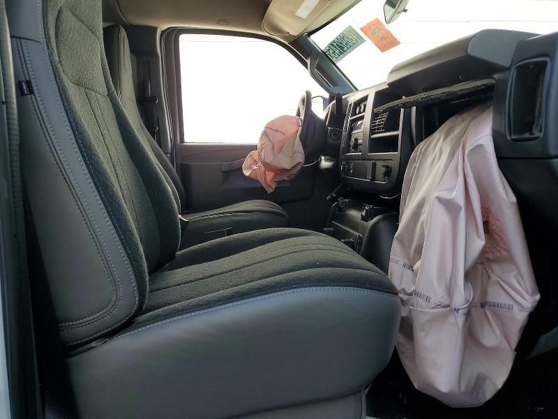 2025 GMC Savana Delivery van