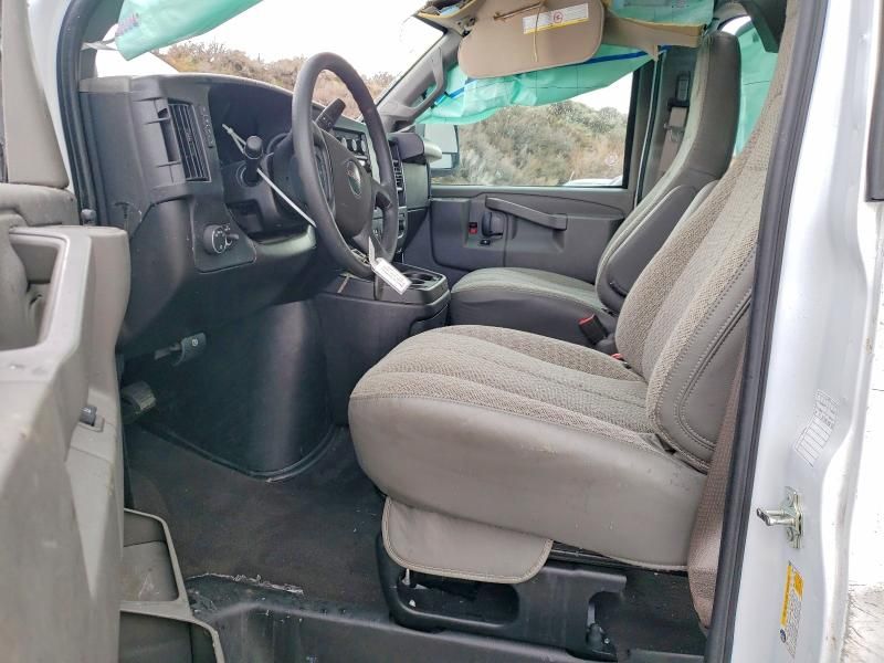 2025 GMC Savana G3500 lt