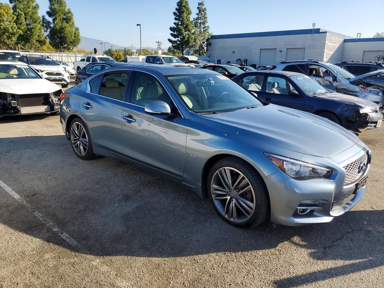 2016 Infiniti Q50 Premium