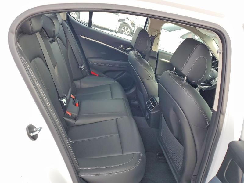 2023 Genesis G70 Base