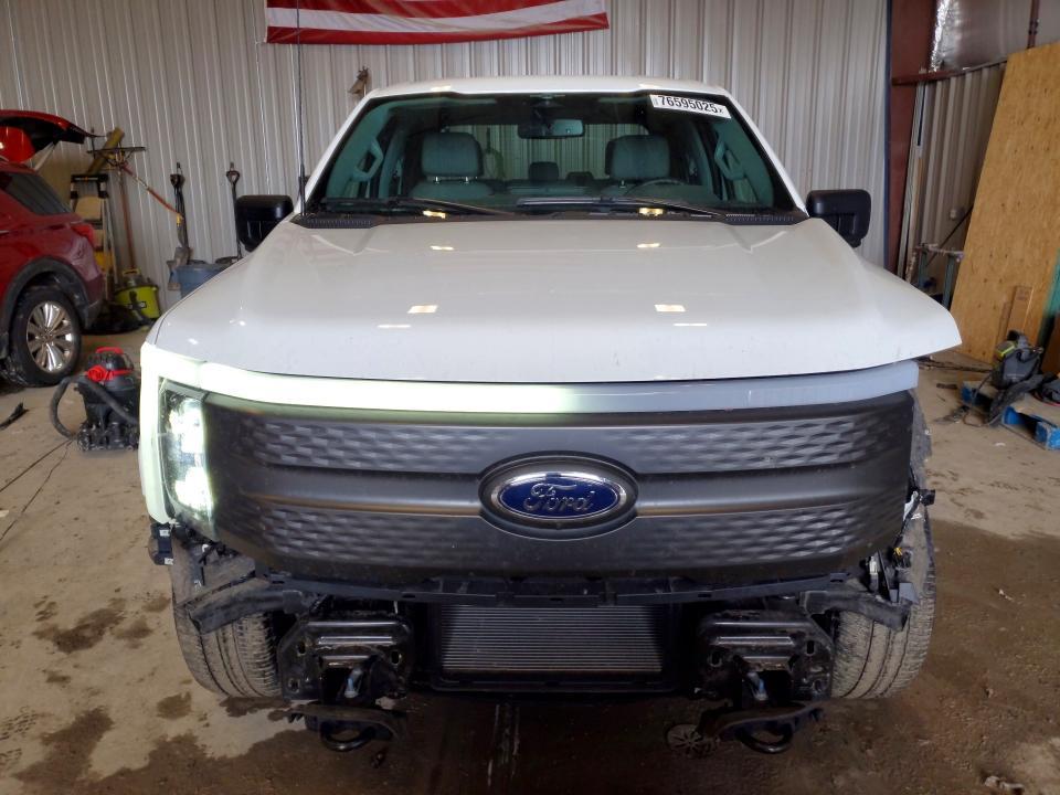 2023 Ford F150 Lightning pro