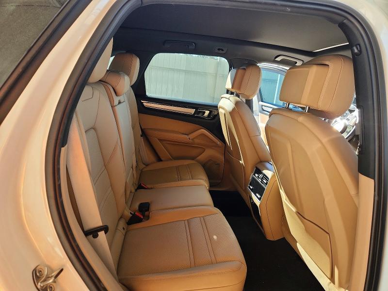 2023 Porsche Cayenne Base