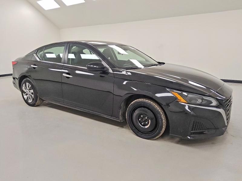 2023 Nissan Altima s