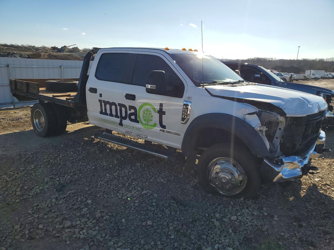 2019 Ford F550 Super Duty Flatbed Truck