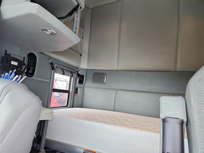 2019 Kenworth T680 Semi Truck