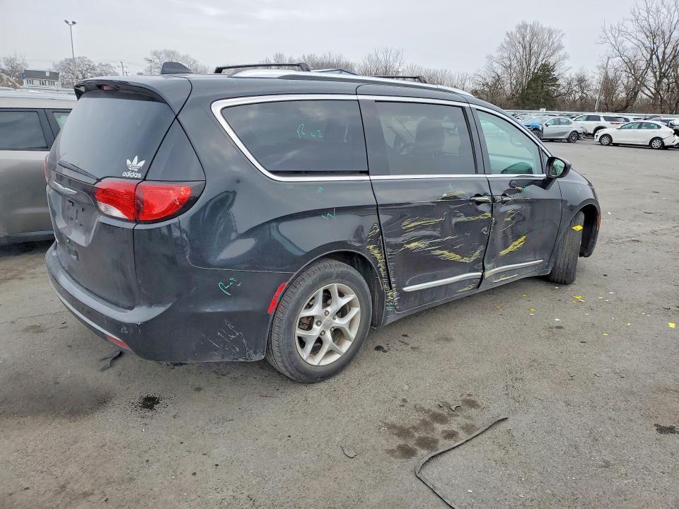 2017 Chrysler Pacifica Touring l Plus