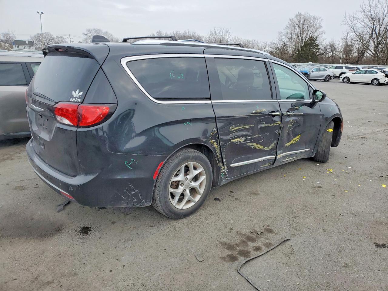 2017 Chrysler Pacifica Touring l Plus