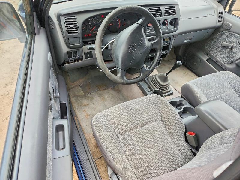 2000 Nissan Frontier King cab xe