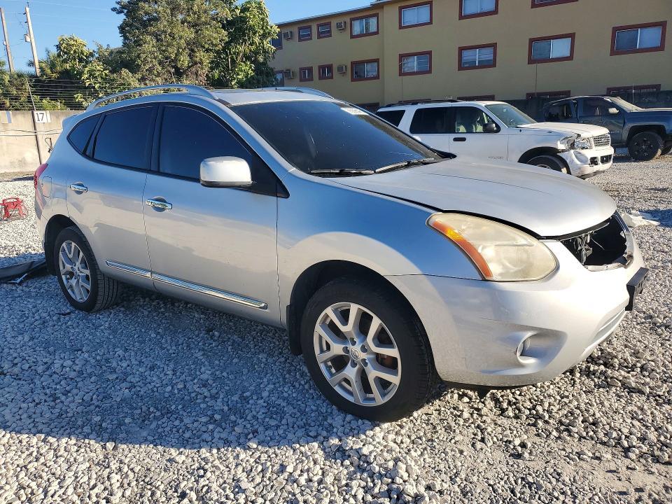 2011 Nissan Rogue s