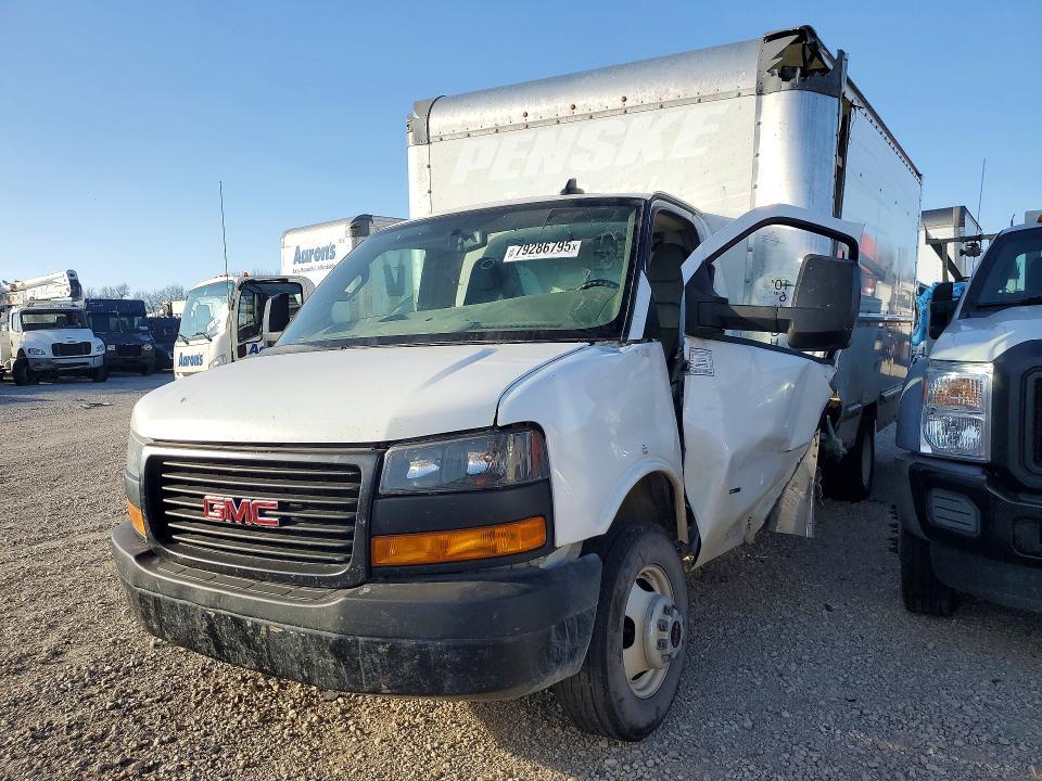 2022 GMC Savana box Truck