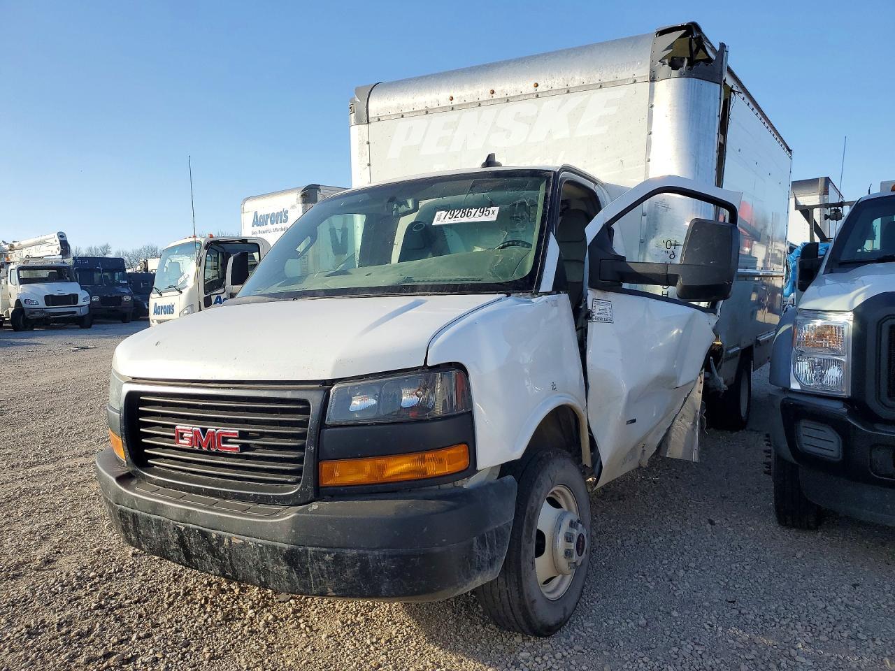 2022 GMC Savana BOX Truck