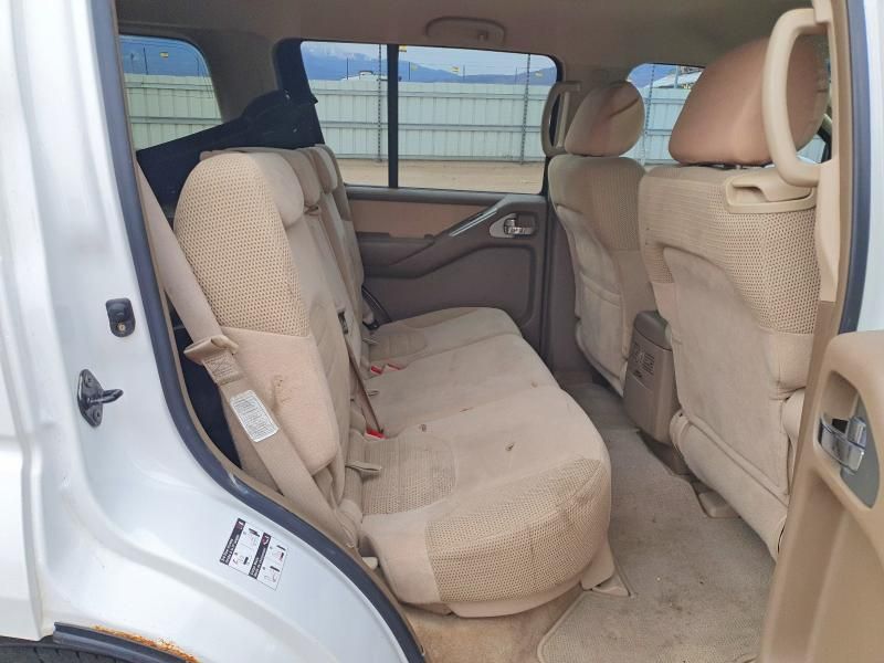 2005 Nissan Pathfinder le