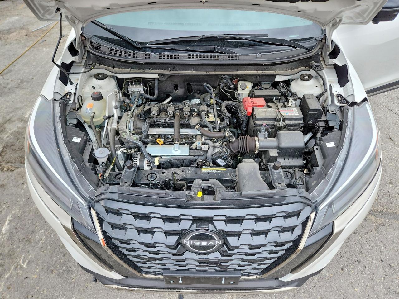 2024 Nissan Kicks sr