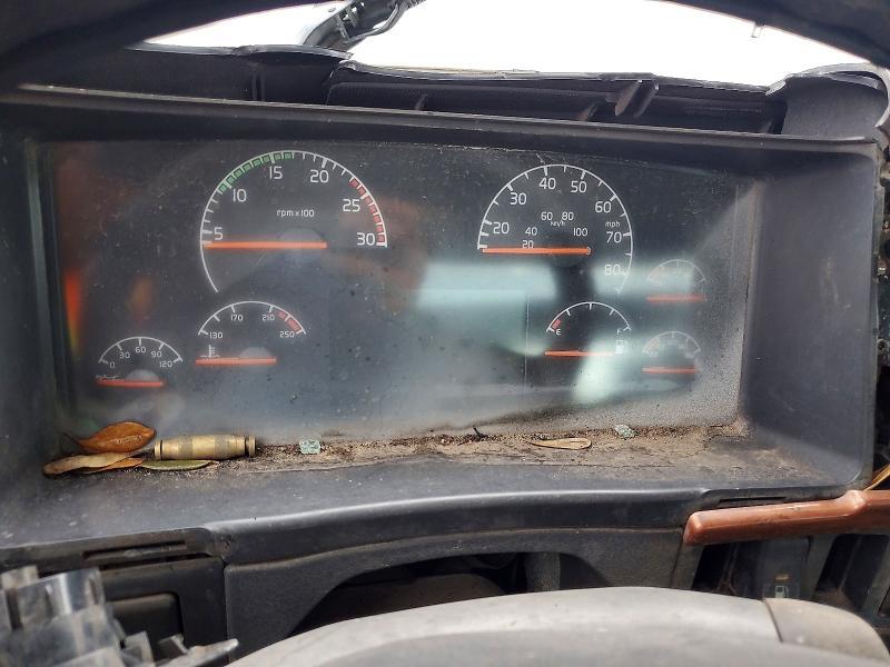 2005 Volvo VHD ROLL-OFF Container Truck