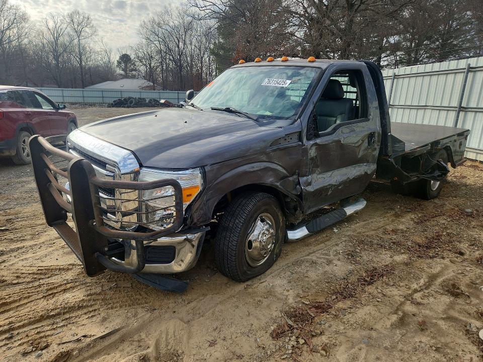 2011 Ford F350 Super Duty Flatbed Truck