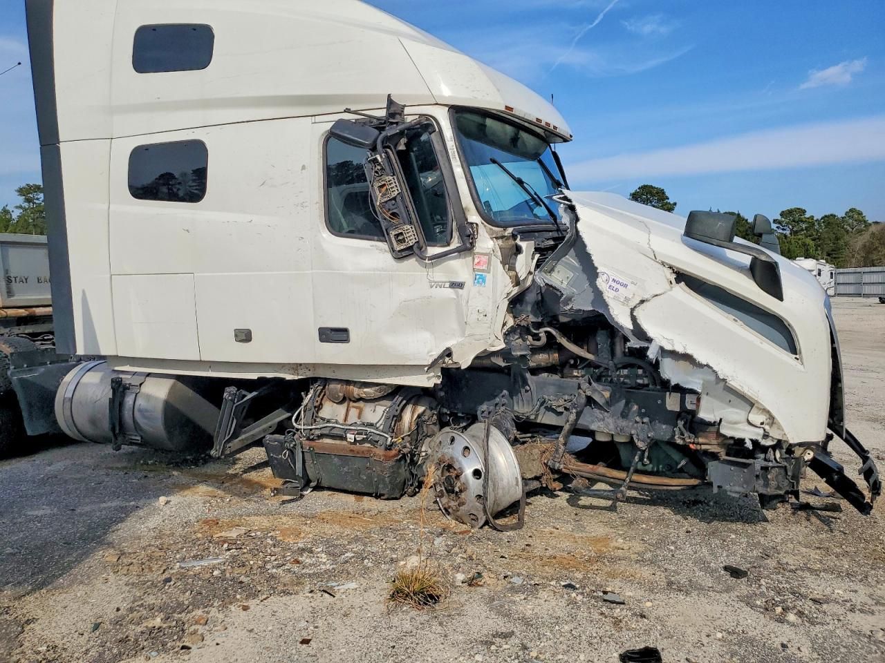 2022 Volvo VNL Semi Truck
