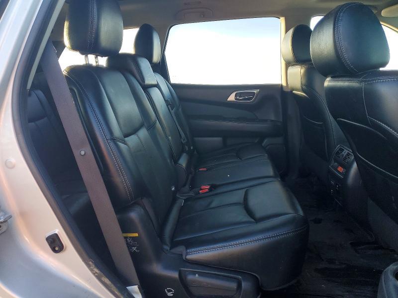 2017 Nissan Pathfinder s
