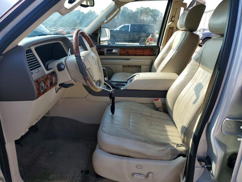 2004 Lincoln Navigator