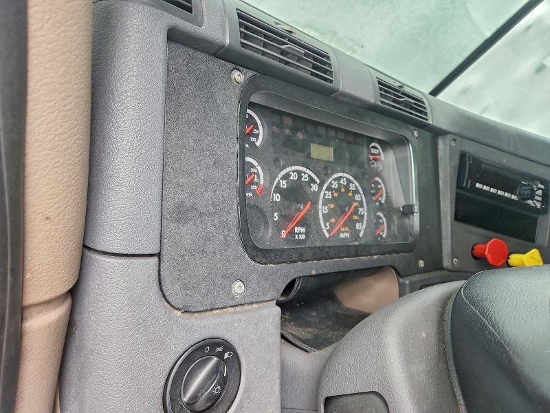 2014 Freigliner 2014 Freightliner Cascadia Semi Truck