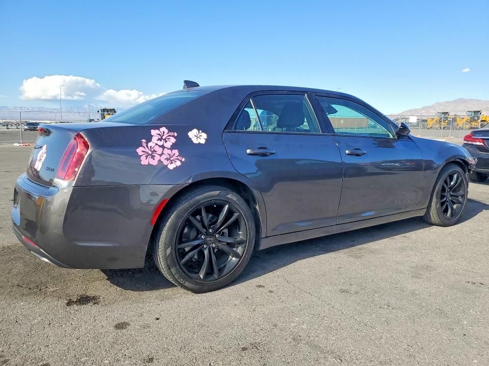 2021 Chrysler 300 Touring