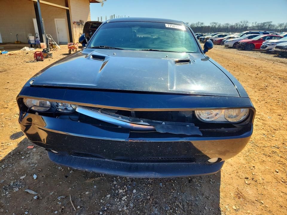 2013 Dodge Challenger sxt