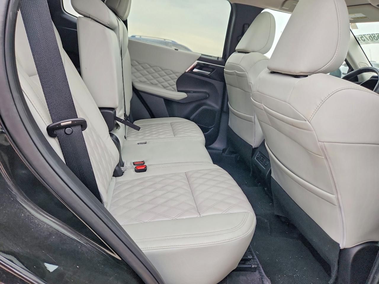 2023 Mitsubishi Outlander sel