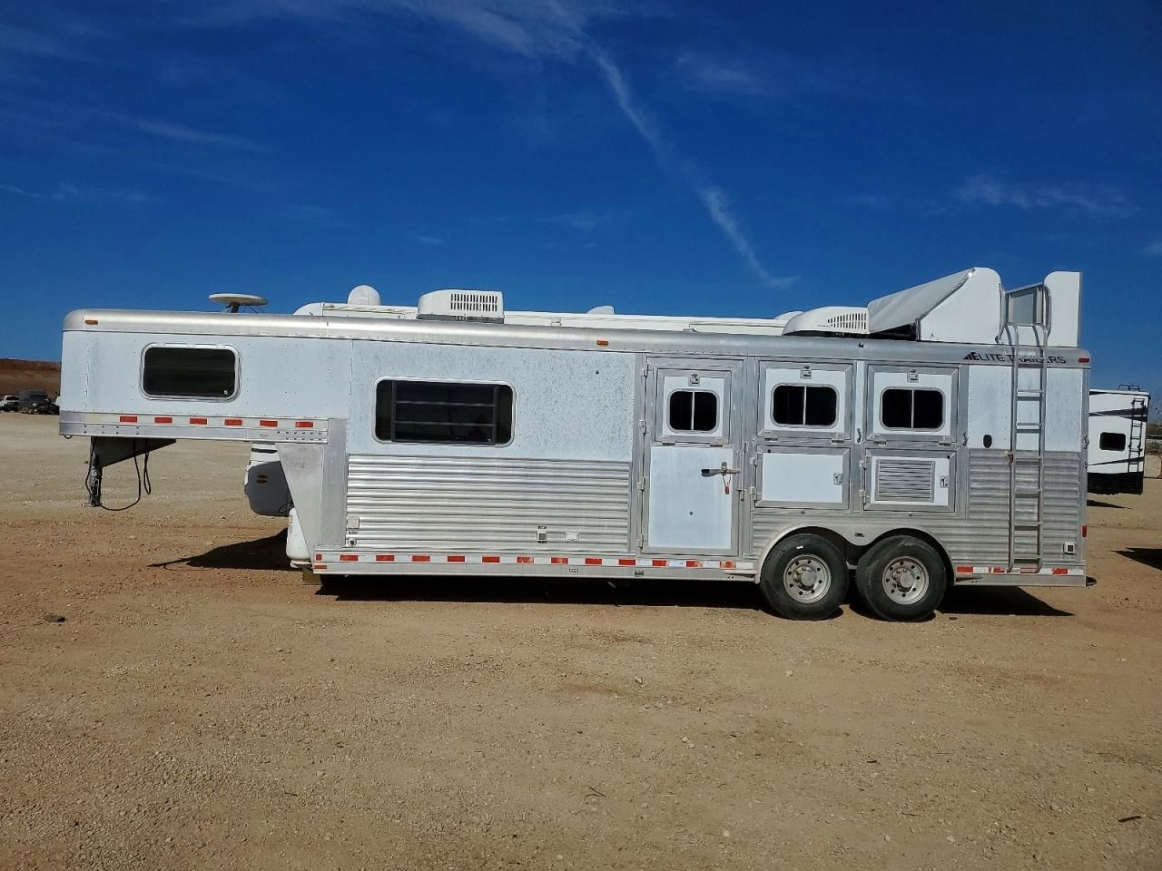 2007 Elite Trailer-Horse Trailer