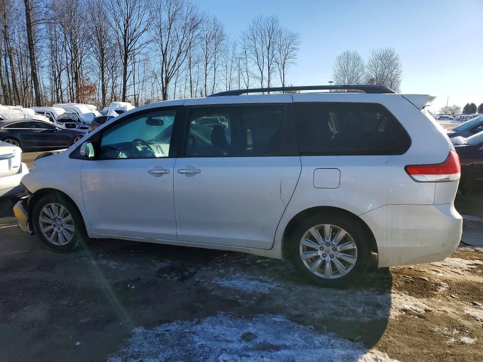 2013 Toyota Sienna xle