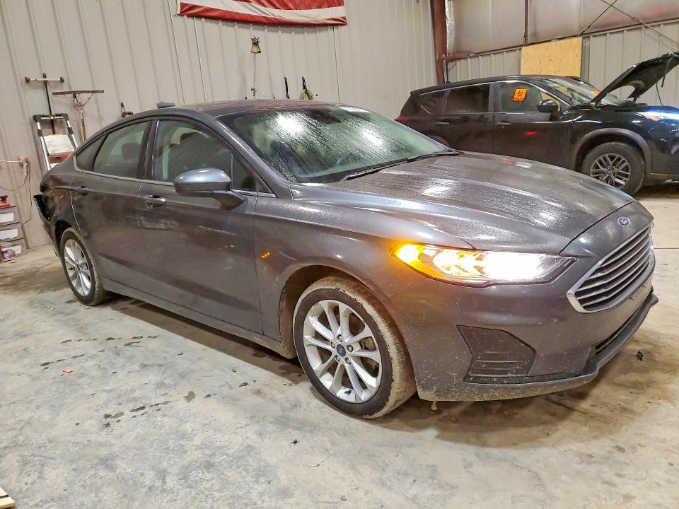 2020 Ford Fusion se