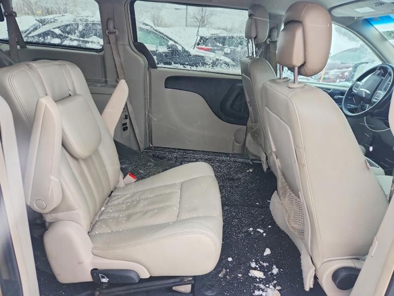 2013 Chrysler Town & Country Touring