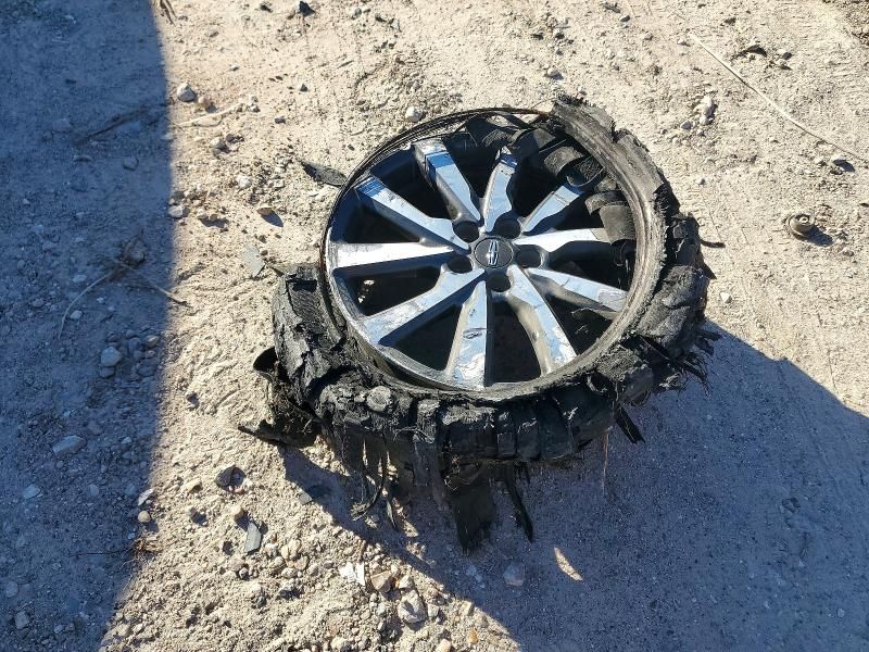 2017 Lincoln Continental Premiere