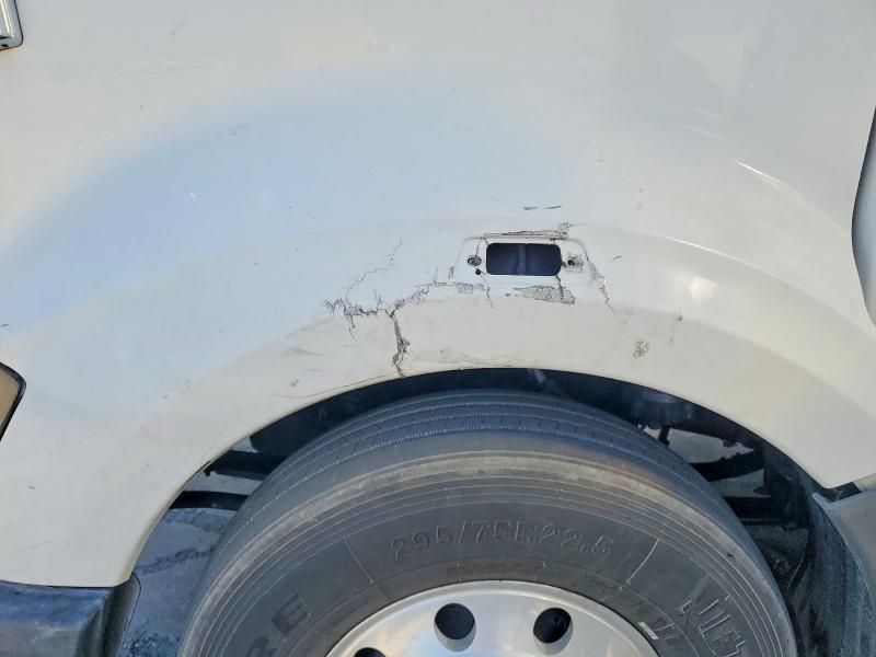 2013 Kenworth Constructi-Semi Truck