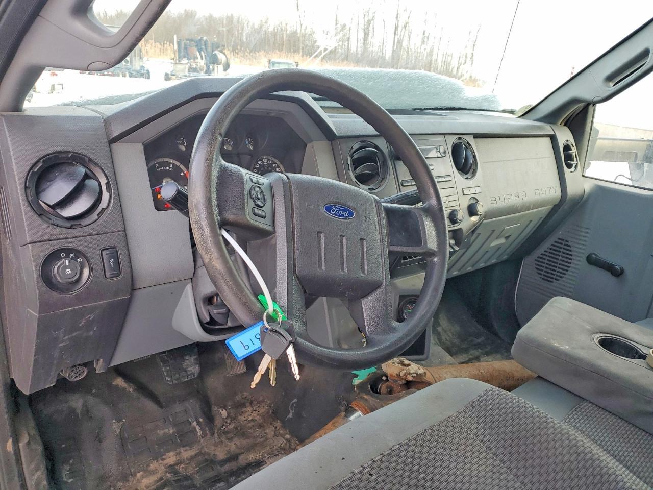 2016 Ford F750 Super Duty BOX Truck