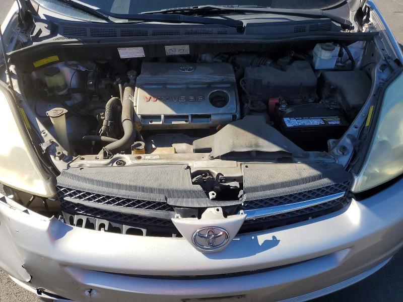 2005 Toyota Sienna xle Limited 7 Passenger