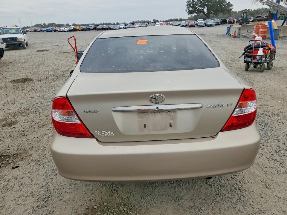 2004 Toyota Camry le