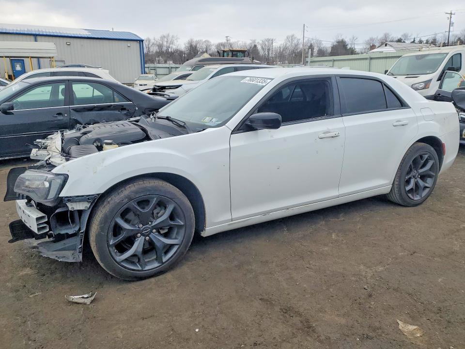 2022 Chrysler 300 Touring