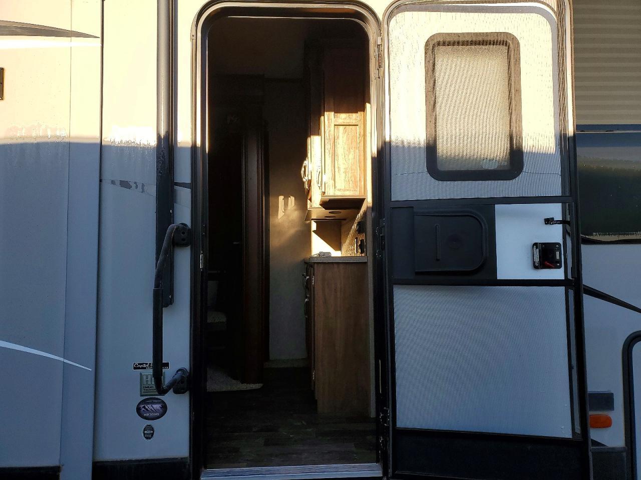 2016 Keystone Montana Camper