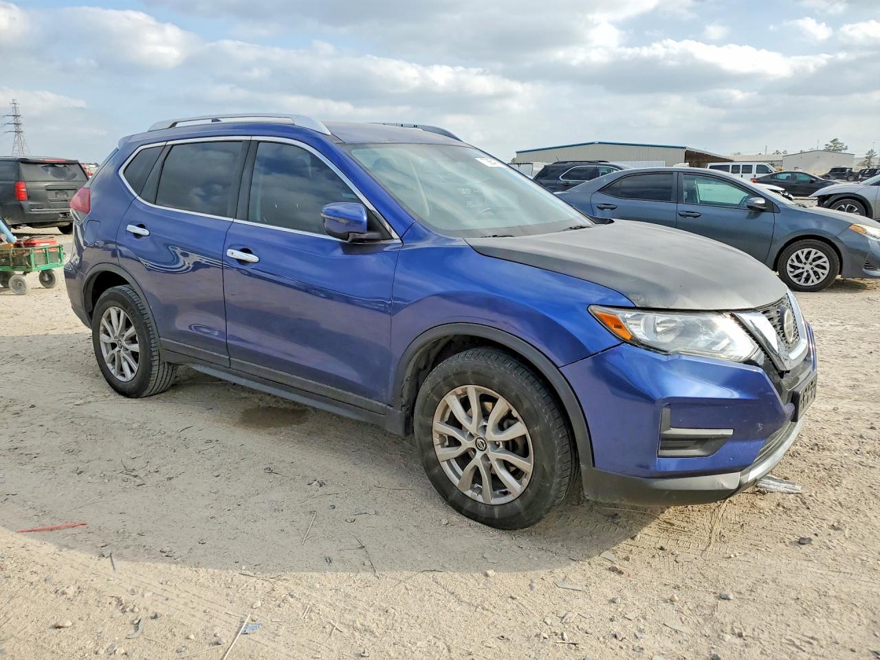 2018 Nissan Rogue sv